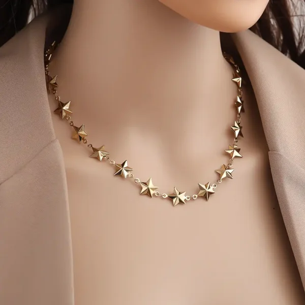 Collier 38cm Chained Stars – Acier Inoxydable Dottilove (Doré ou Argenté)