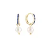 Boucles d'oreilles dorées élégantes Fine Single Round Pearl Dottilove avec perle ronde suspendue, format 2,5cm - Bijoux Les Trésors d'Emma 974 Réunion.